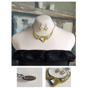 Passion Collar Necklace & Matching Earrings Set Yellow Gold